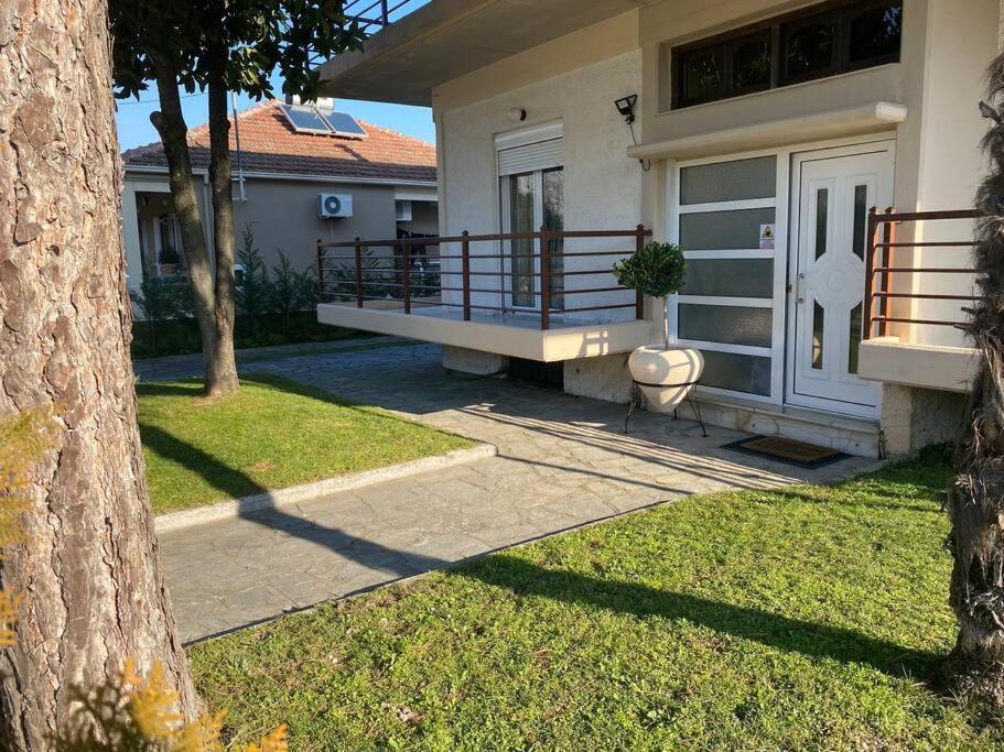 Family'S Home Trikala Buitenkant foto